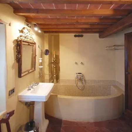Villa Sleeps 4 Wifi